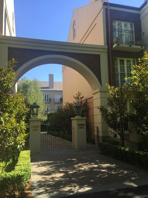 MCG, Rod Laver, City - Best Location In Melbourne - Kalgoorlie Accommodation 0