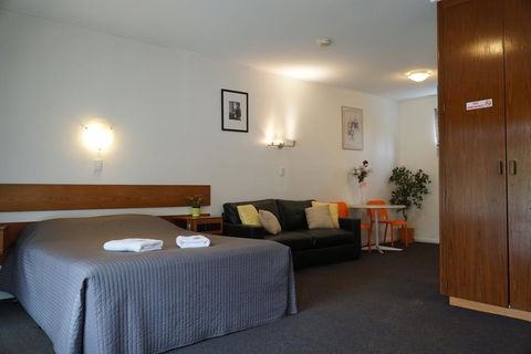 Melaleuca Lodge Beaconsfield - Kalgoorlie Accommodation 0