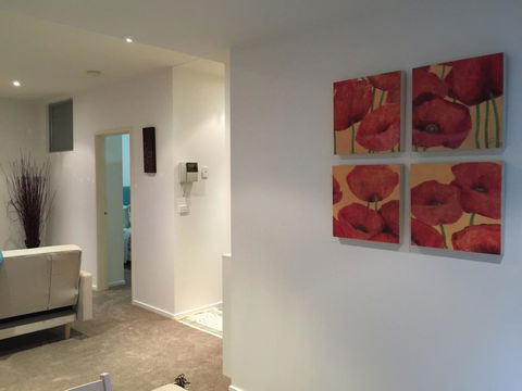 MH CBD Private 1 BR Apartment @ Wills Court - Kalgoorlie Accommodation 2