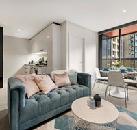 MH022  Sweet Pink room located in Melbourne CBD - Kalgoorlie Accommodation