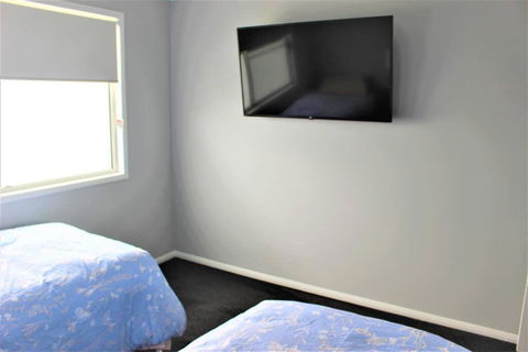Michael's Place: Brand New Unit Close To Uni & CBD - Kalgoorlie Accommodation 1