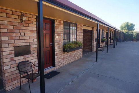 Miles Outback Motel - Kalgoorlie Accommodation 2