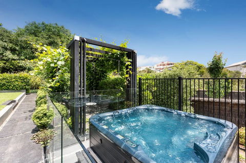 Mills Beach Retreat Luxury Family Retreat With Hydrotherapy Spa, Opposite Beach, Walk To Village - Kalgoorlie Accommodation 3