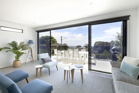 Mills Beach Retreat Luxury Family Retreat With Hydrotherapy Spa, Opposite Beach, Walk To Village - Kalgoorlie Accommodation 0