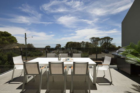 Mills Beach Retreat Luxury Family Retreat With Hydrotherapy Spa, Opposite Beach, Walk To Village - Kalgoorlie Accommodation 1