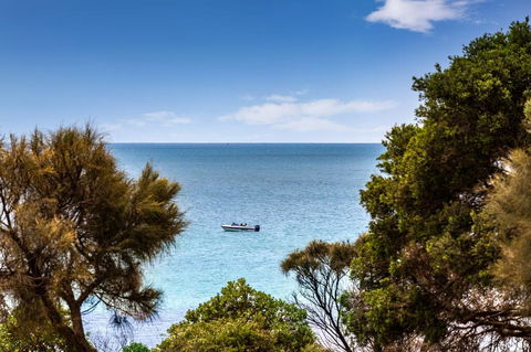 Mills Beach Retreat Luxury Family Retreat With Hydrotherapy Spa, Opposite Beach, Walk To Village - Kalgoorlie Accommodation 2