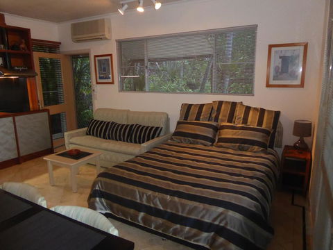 Montauk Rainforest Retreat - Kalgoorlie Accommodation 3