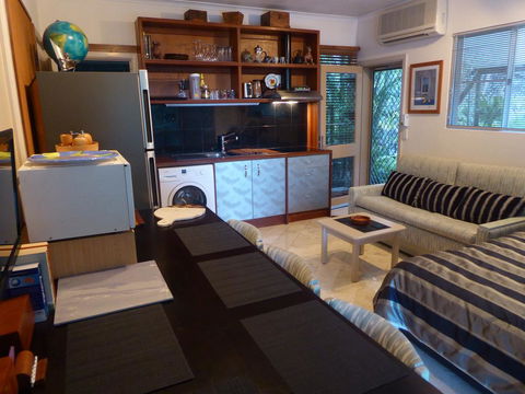 Montauk Rainforest Retreat - Kalgoorlie Accommodation 1