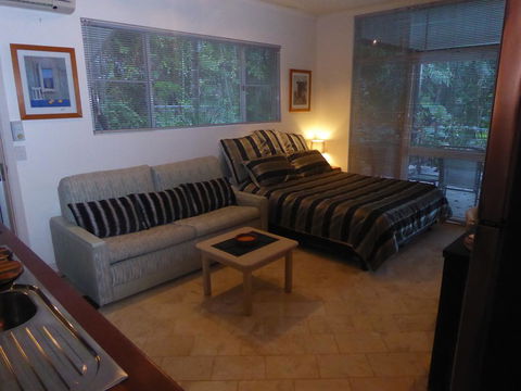 Montauk Rainforest Retreat - Kalgoorlie Accommodation 2
