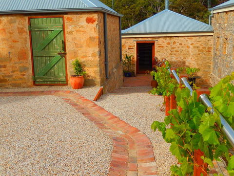 Morialta Barns - Kalgoorlie Accommodation 1