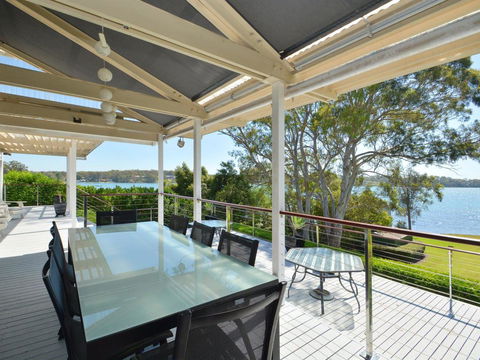 Morisset Bay Waterfront Views Lake House Looking Over Trinity Marina - Kalgoorlie Accommodation 0