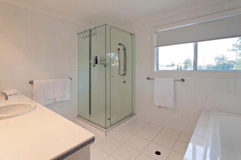 Mulloka Villa. Sunshine Coast Minyama - Kalgoorlie Accommodation 3