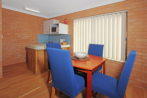 NARRAWALLEE RETREAT - Kalgoorlie Accommodation 3