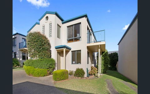 NELSON COVE 2 - Townhouse A Short Walk To Town - Kalgoorlie Accommodation 1