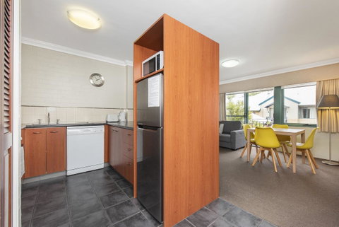 Subiaco Village 20 - Kalgoorlie Accommodation 9