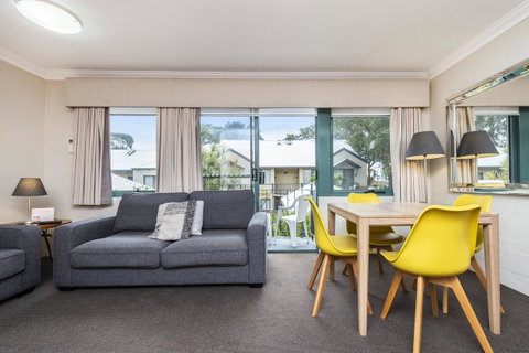 Subiaco Village 20 - Kalgoorlie Accommodation 1