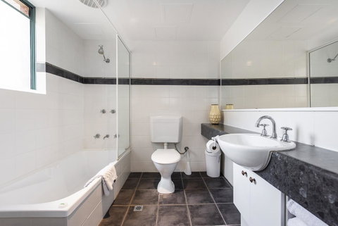 Subiaco Village 20 - Kalgoorlie Accommodation 15