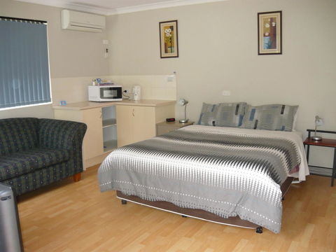 Albany Apartments - Kalgoorlie Accommodation 0