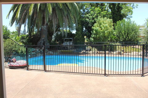 Jacaranda Hideaway Bed & Breakfast - Kalgoorlie Accommodation 9