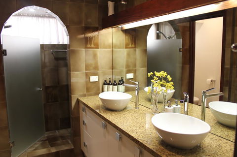Jacaranda Hideaway Bed & Breakfast - Kalgoorlie Accommodation 7