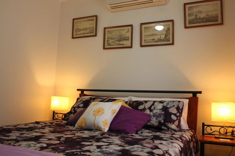 Jacaranda Hideaway Bed & Breakfast - Kalgoorlie Accommodation 8