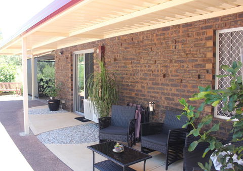 Jacaranda Hideaway Bed & Breakfast - Kalgoorlie Accommodation 12