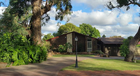 Jacaranda Hideaway Bed & Breakfast - Kalgoorlie Accommodation 16