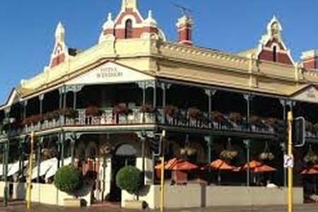 High Tor - Kalgoorlie Accommodation 39