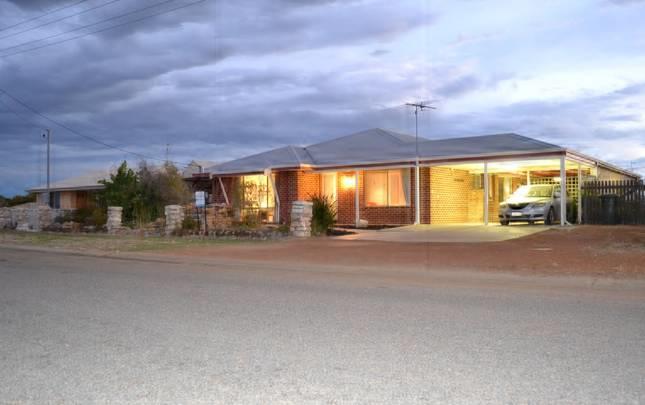 Leeman WA Kalgoorlie Accommodation