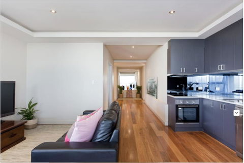Adele's Luxury South Beach Apartment With King Bed - Kalgoorlie Accommodation 12