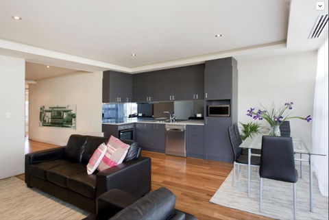 Adele's Luxury South Beach Apartment With King Bed - Kalgoorlie Accommodation 10