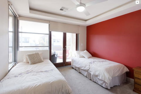 Adele's Luxury South Beach Apartment With King Bed - Kalgoorlie Accommodation 7