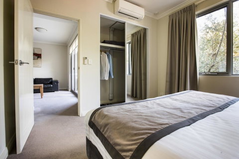 Zappeion Apartments - Kalgoorlie Accommodation 1