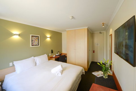 Sullivans Hotel - Kalgoorlie Accommodation 14
