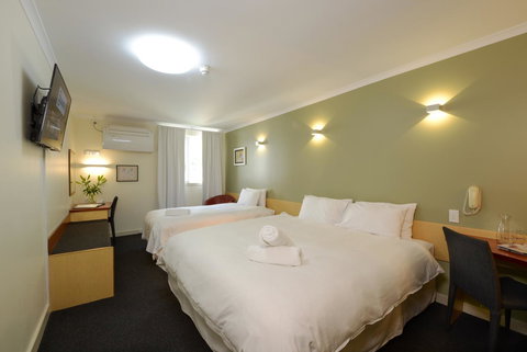 Sullivans Hotel - Kalgoorlie Accommodation 12