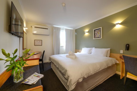 Sullivans Hotel - Kalgoorlie Accommodation 13