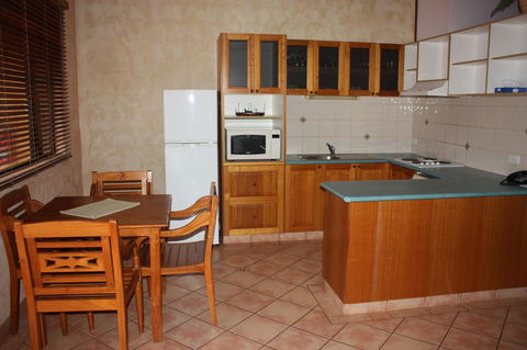 Apartments At Blue Seas Resort - Kalgoorlie Accommodation 4