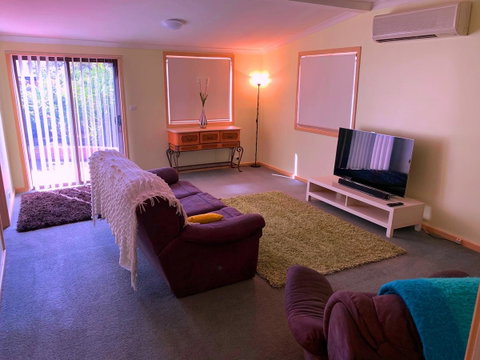 The Cottage That Could - Kalgoorlie Accommodation 4