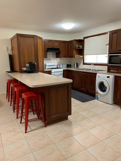 The Cottage That Could - Kalgoorlie Accommodation 6