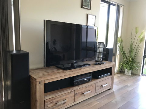 Swan Valley Townhouse - Kalgoorlie Accommodation 12