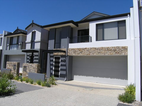 Swan Valley Townhouse - Kalgoorlie Accommodation 0