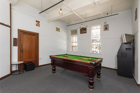 The Old Swan Barracks - Kalgoorlie Accommodation 9