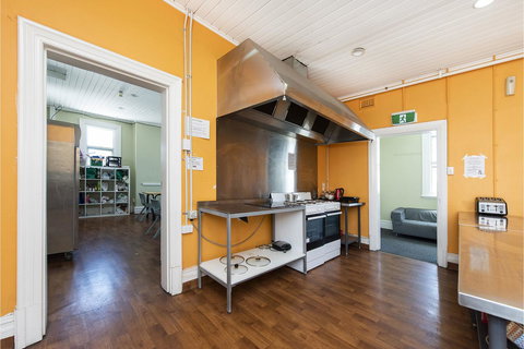 The Old Swan Barracks - Kalgoorlie Accommodation 13