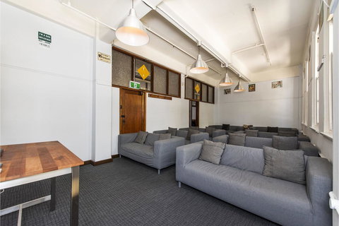 The Old Swan Barracks - Kalgoorlie Accommodation 8