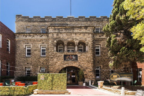 The Old Swan Barracks - Kalgoorlie Accommodation 3