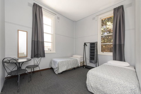 The Old Swan Barracks - Kalgoorlie Accommodation 18