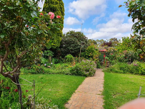 Airport HomeStay - Kalgoorlie Accommodation 4