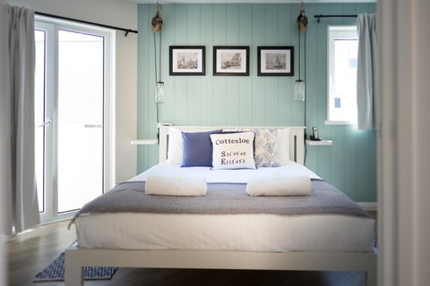 Cottesloe Blue Apartment - Executive Escapes - Kalgoorlie Accommodation 2