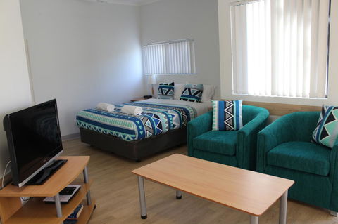 Mandurah Ocean Marina Chalets - Kalgoorlie Accommodation 9
