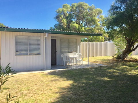 Salty Shack Lancelin - Kalgoorlie Accommodation 14